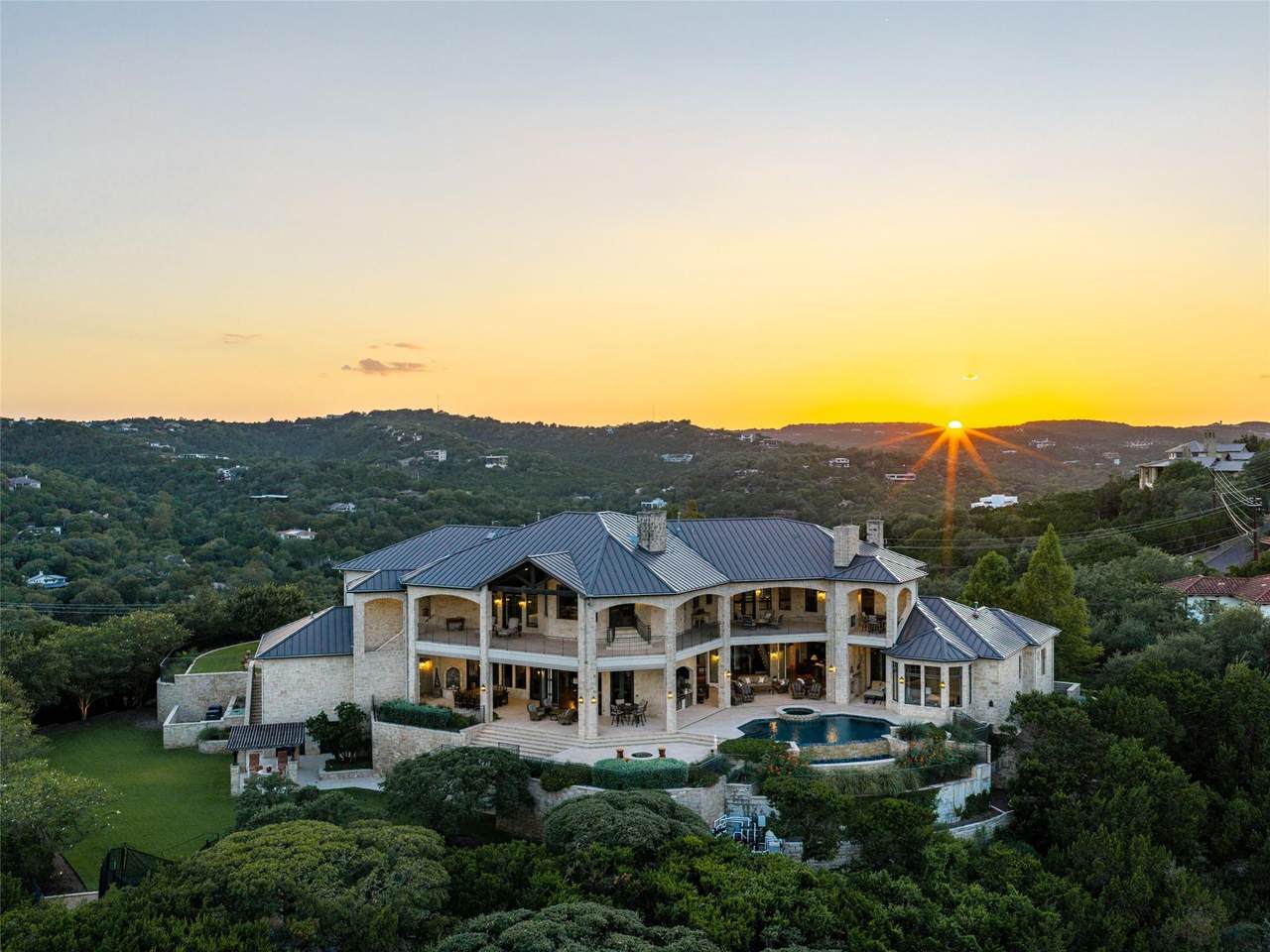 https://bt-photos.global.ssl.fastly.net/austin/1280_boomver_1_9288047-2.jpg