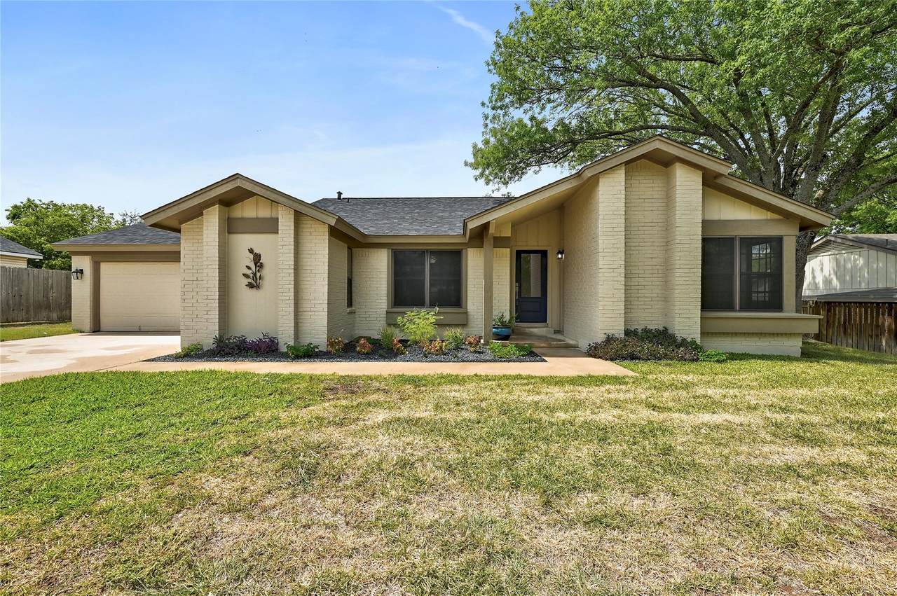 1405 Gracy Dr - Photo 1