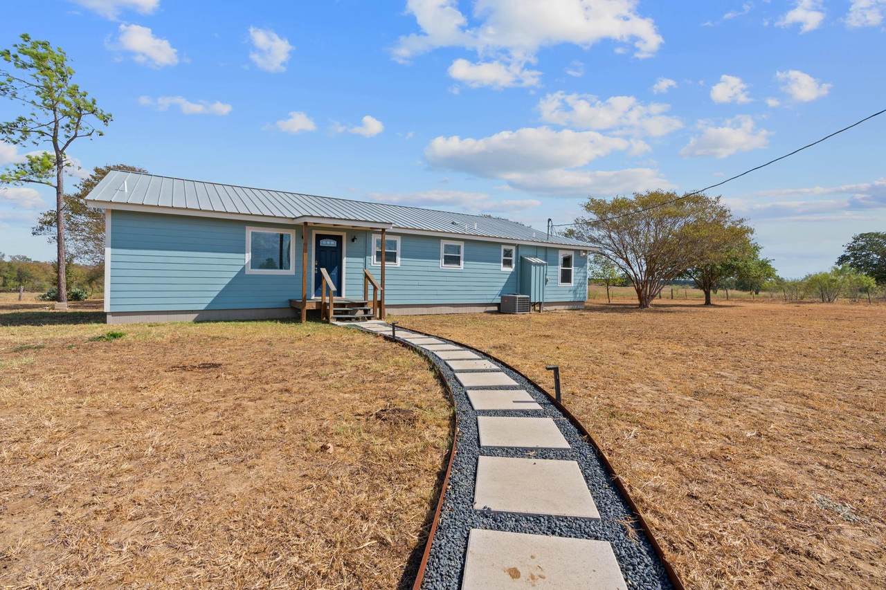 154 Caracara Ln - Photo 1