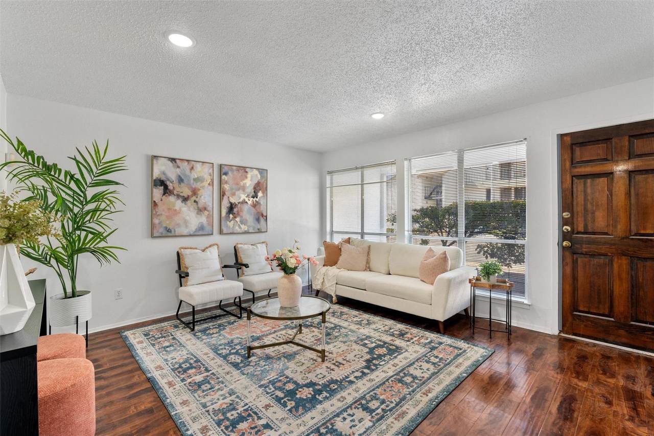 6910 Hart Ln - Photo 1