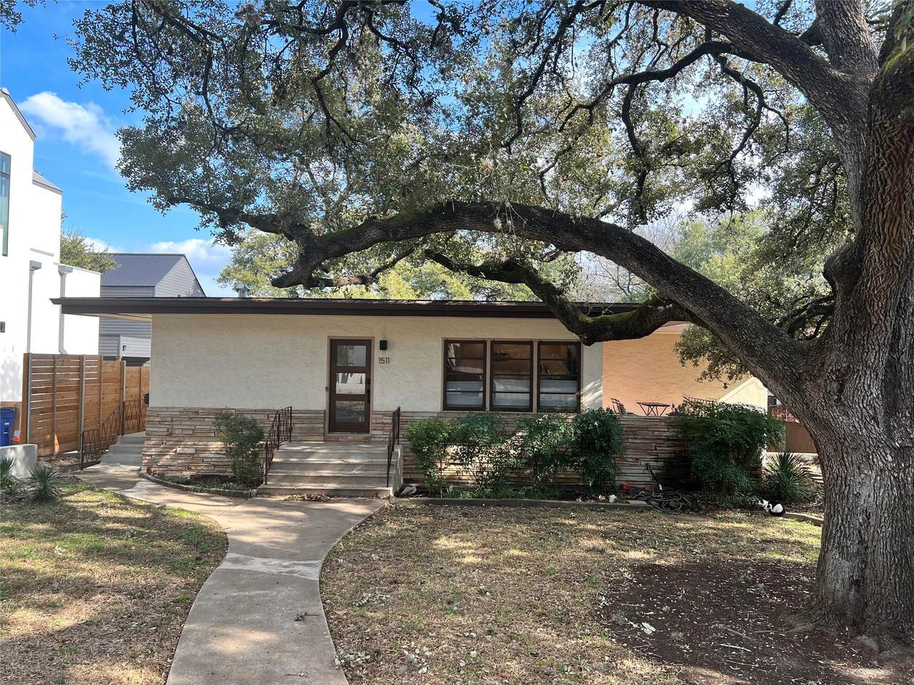1511 Chelsea Ln - Photo 1