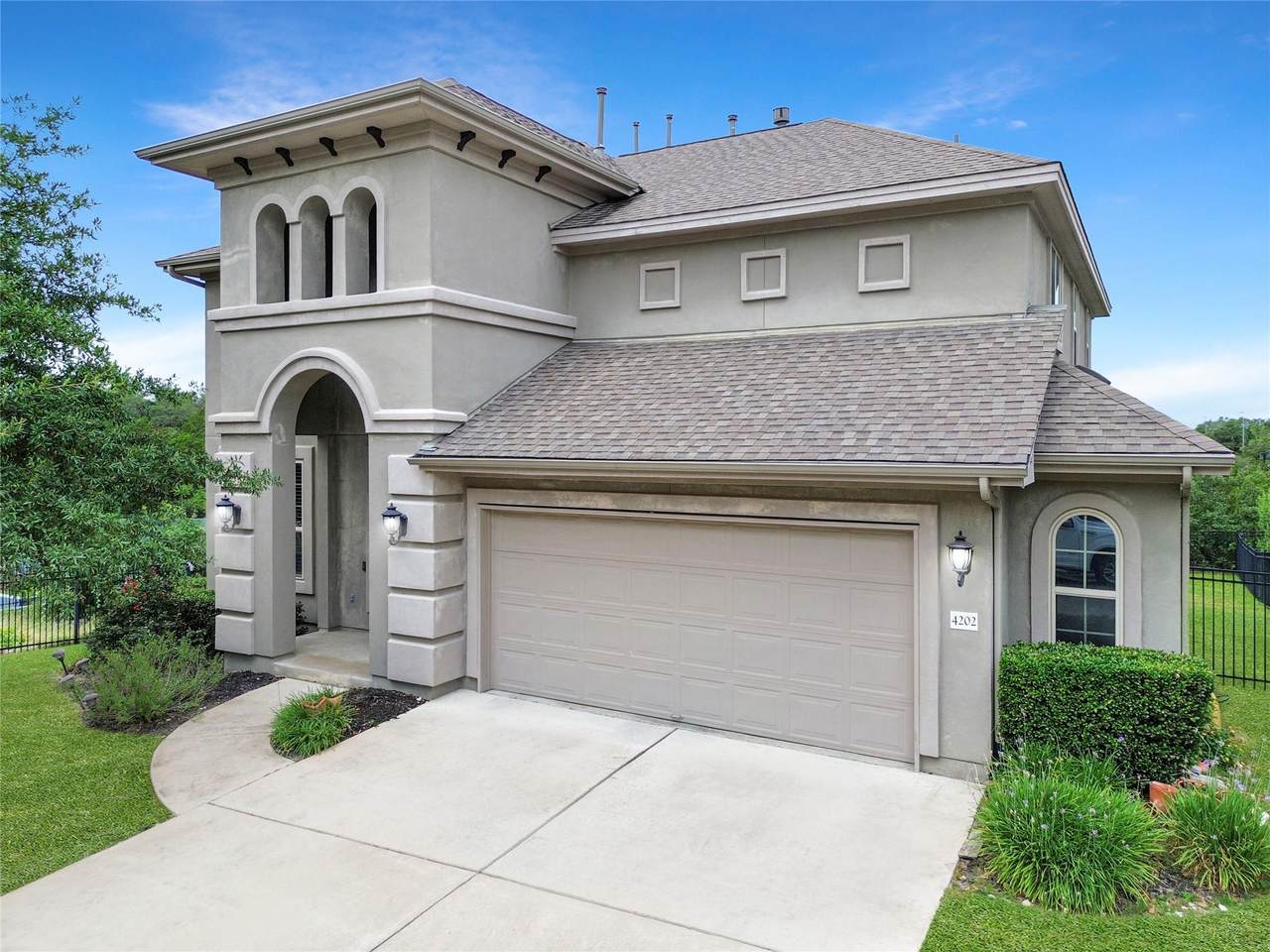 4202 Front Range Ln - Photo 1