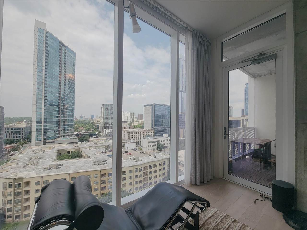 301 West Ave - Photo 1