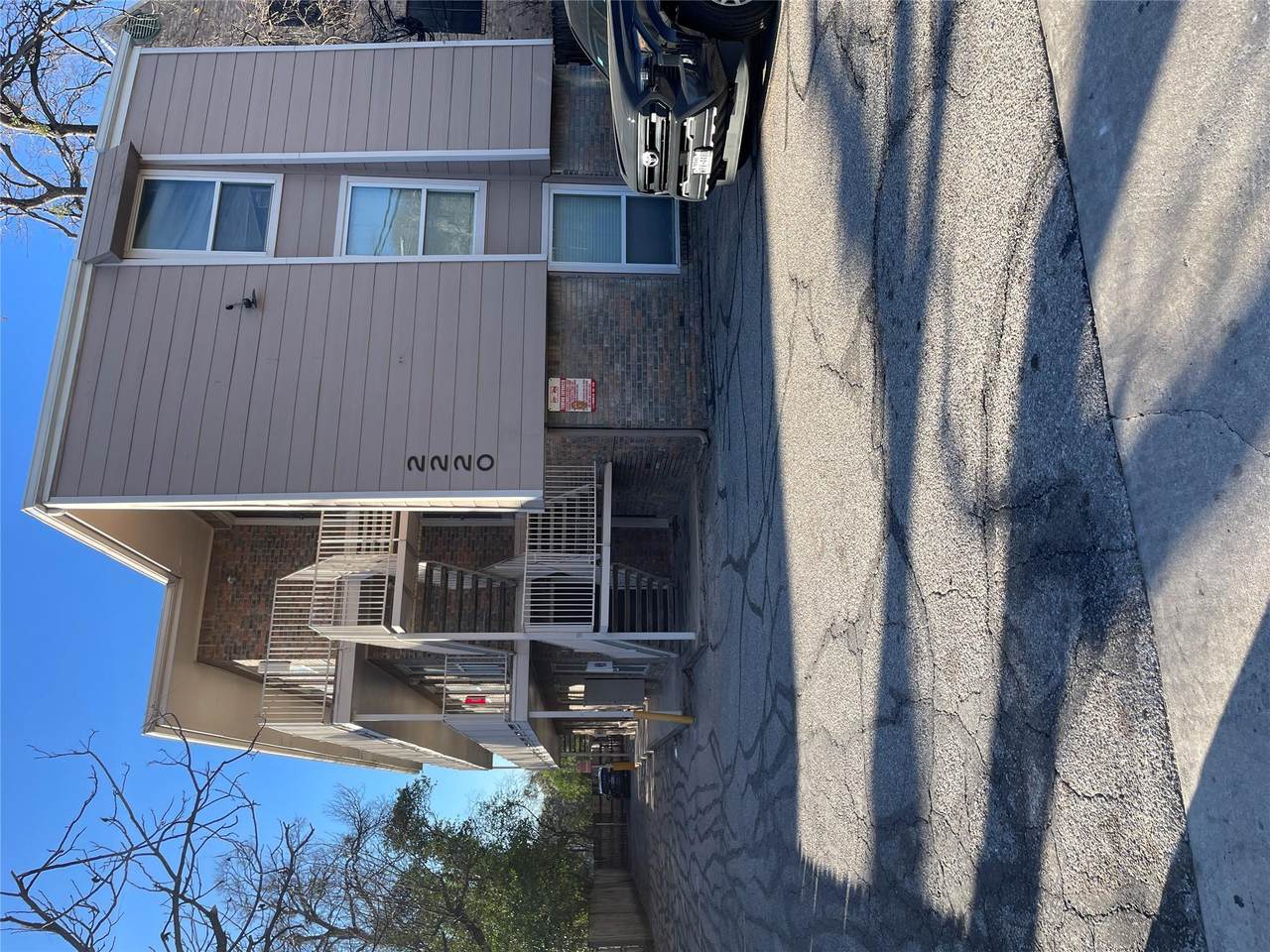 2220 Leon St - Photo 1