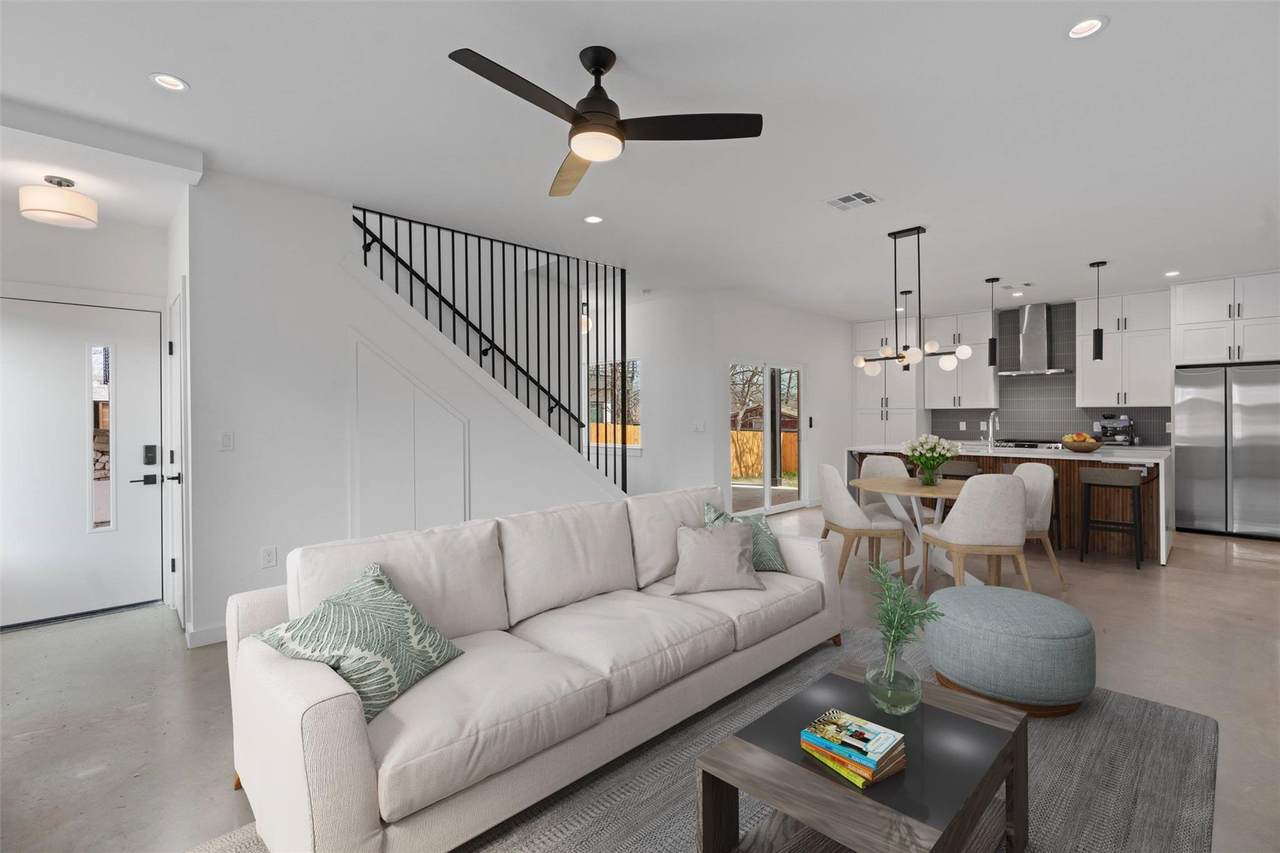 5601 Manor Rd - Photo 1