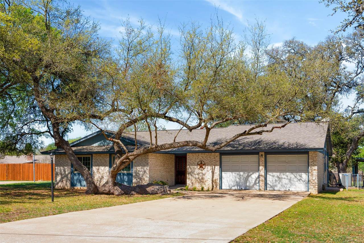 110 Cedar Dr - Photo 1