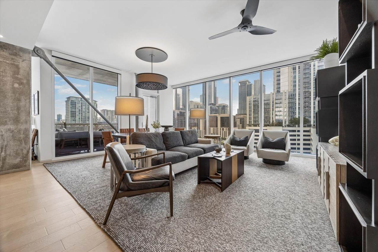 301 West Ave - Photo 1