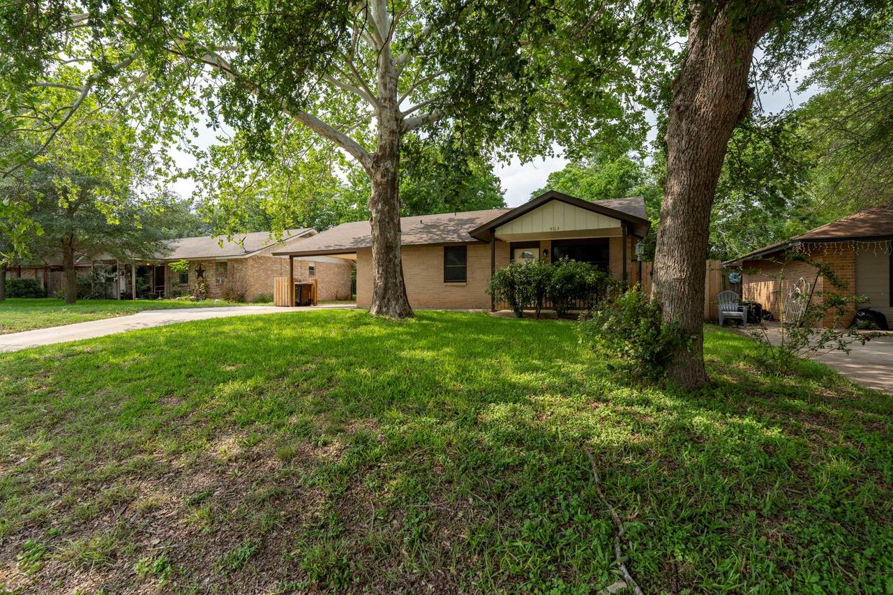 903 Mimosa Dr - Photo 1