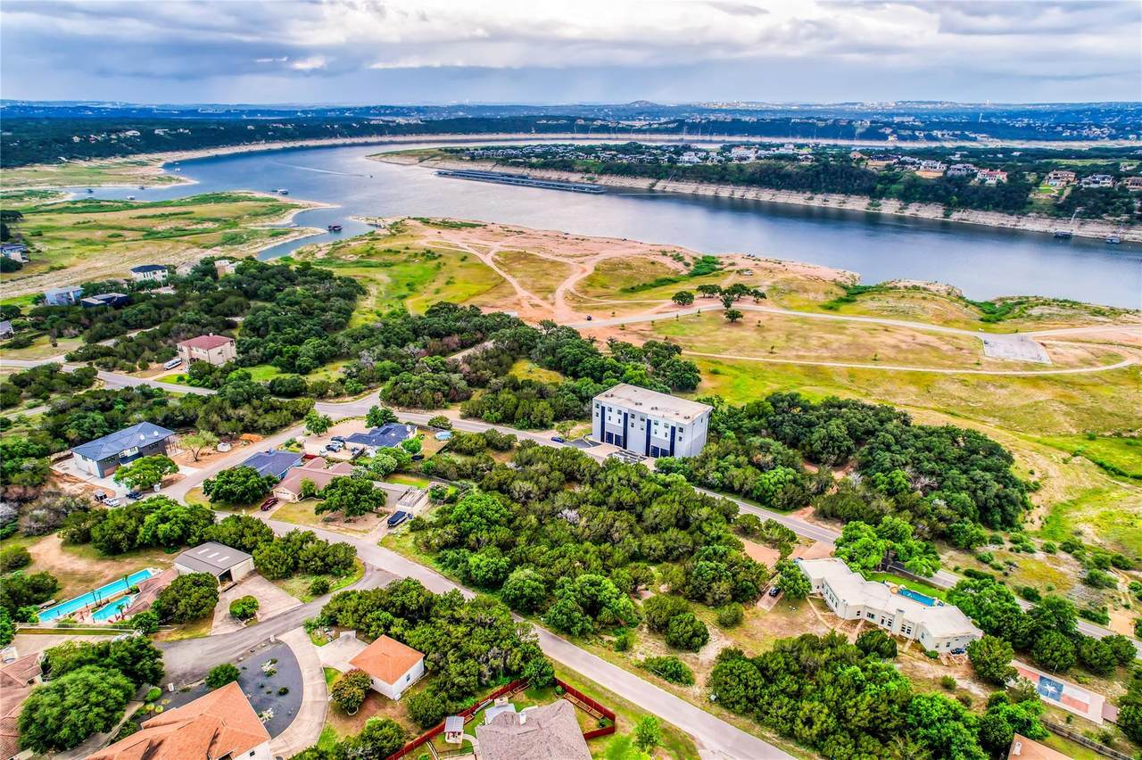 2720 Cody Ave - Photo 1