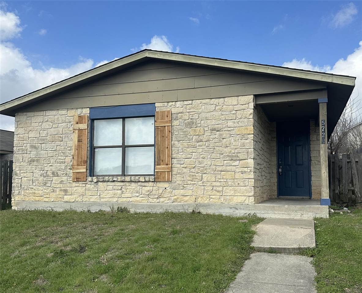 5720 Pinon Vista Dr - Photo 1