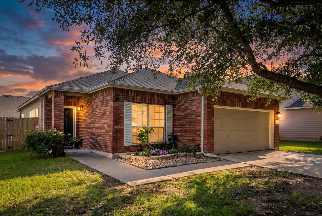 1015 Hondo Ln - Photo 1