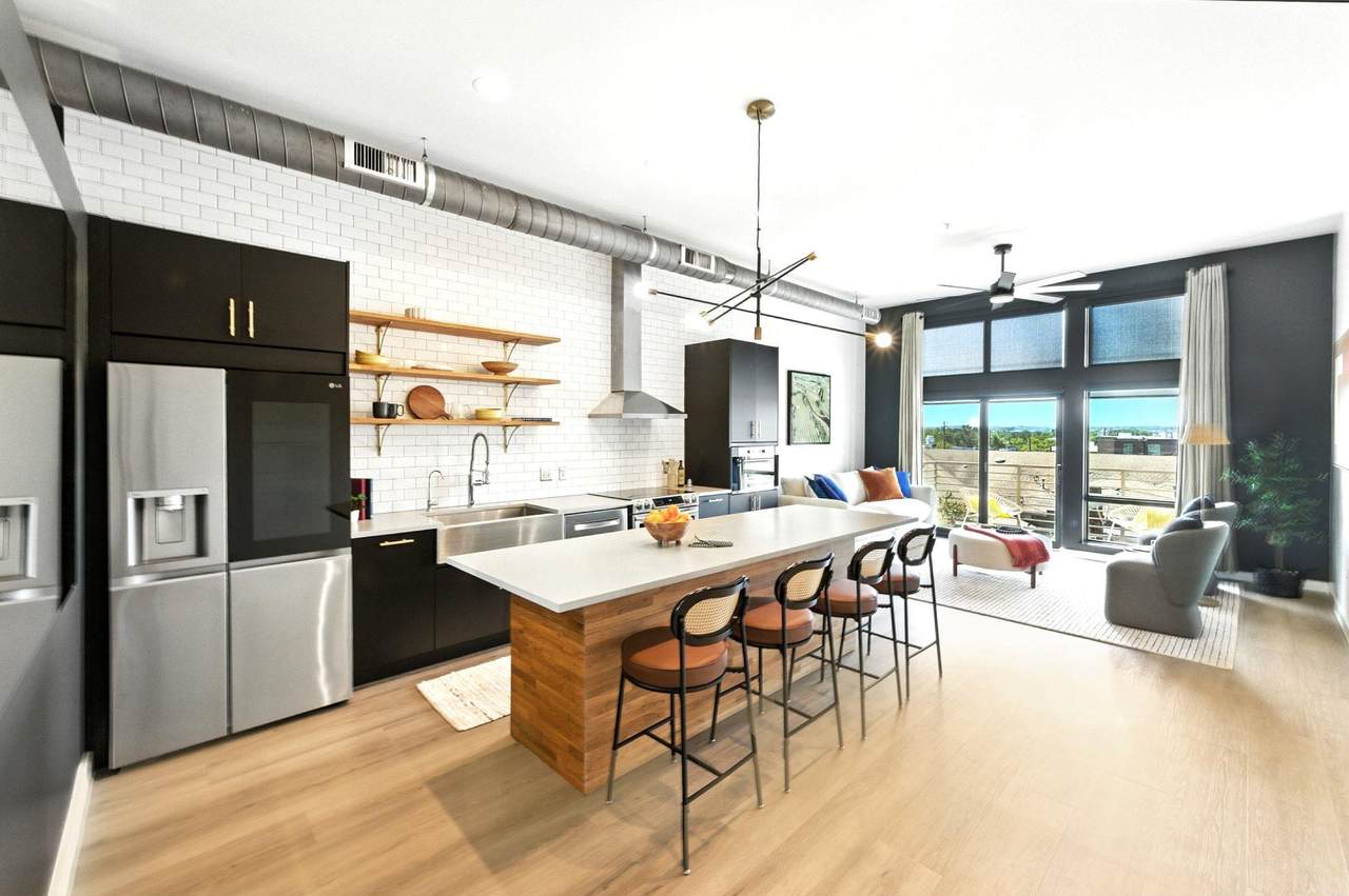 2124 6th St - Photo 1