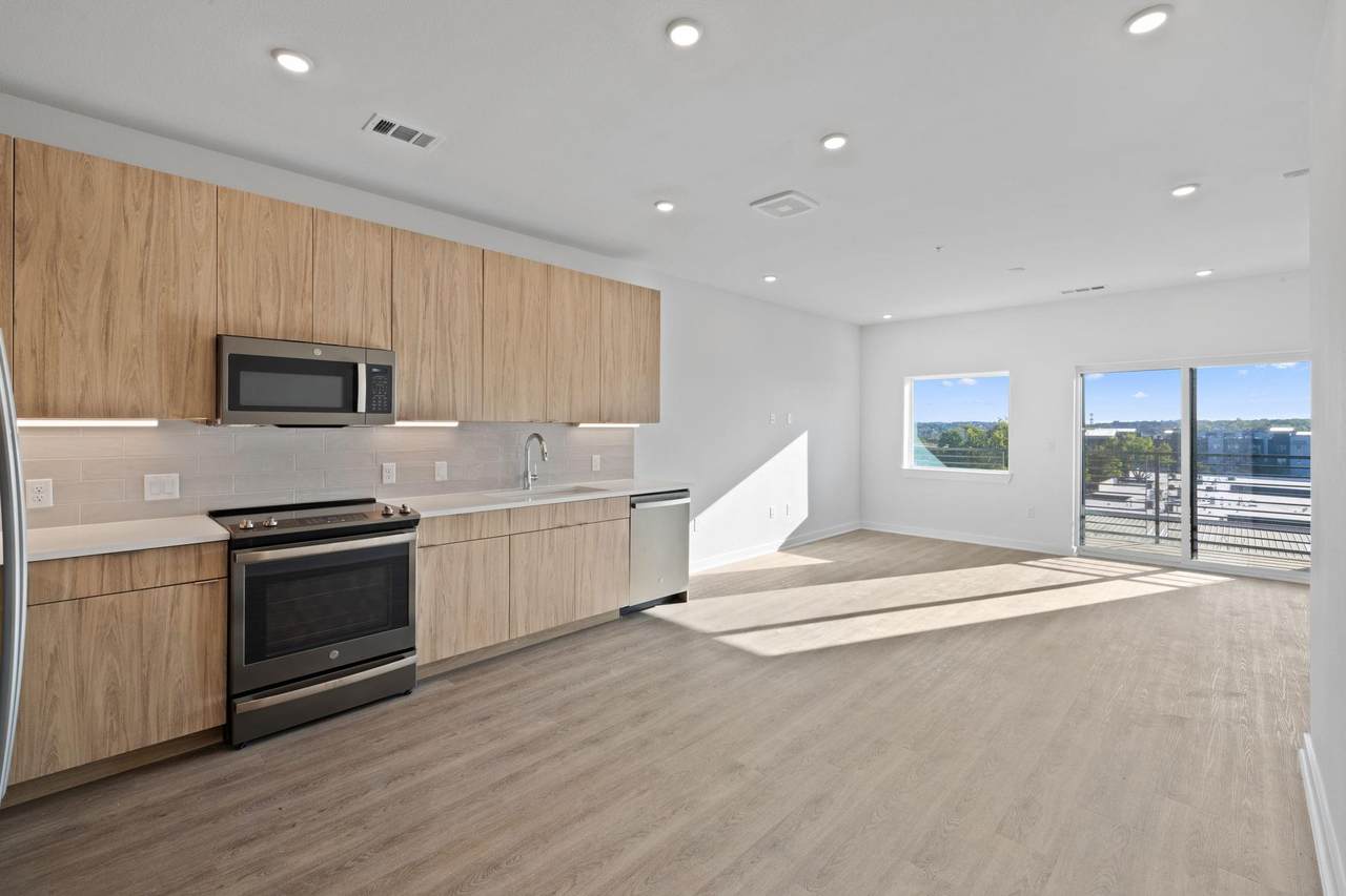4802 Congress Ave - Photo 1
