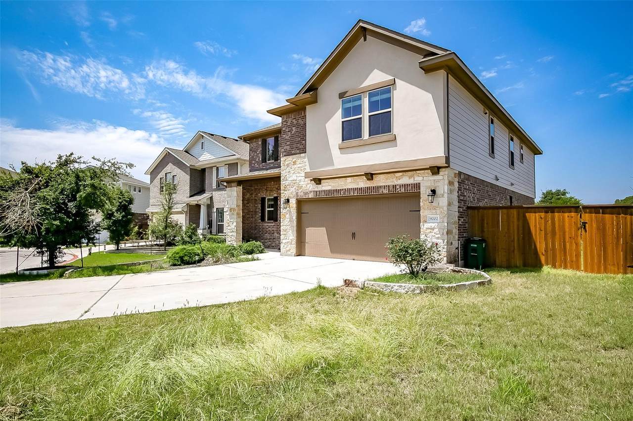 9202 Spade Cir - Photo 1