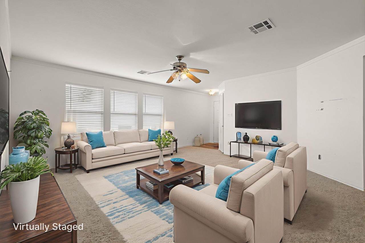 120 Wegstrom St - Photo 1