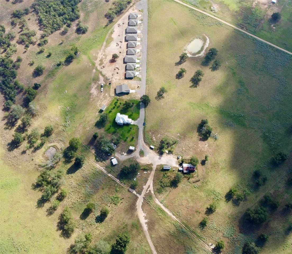 303 Bobs Trl - Photo 1