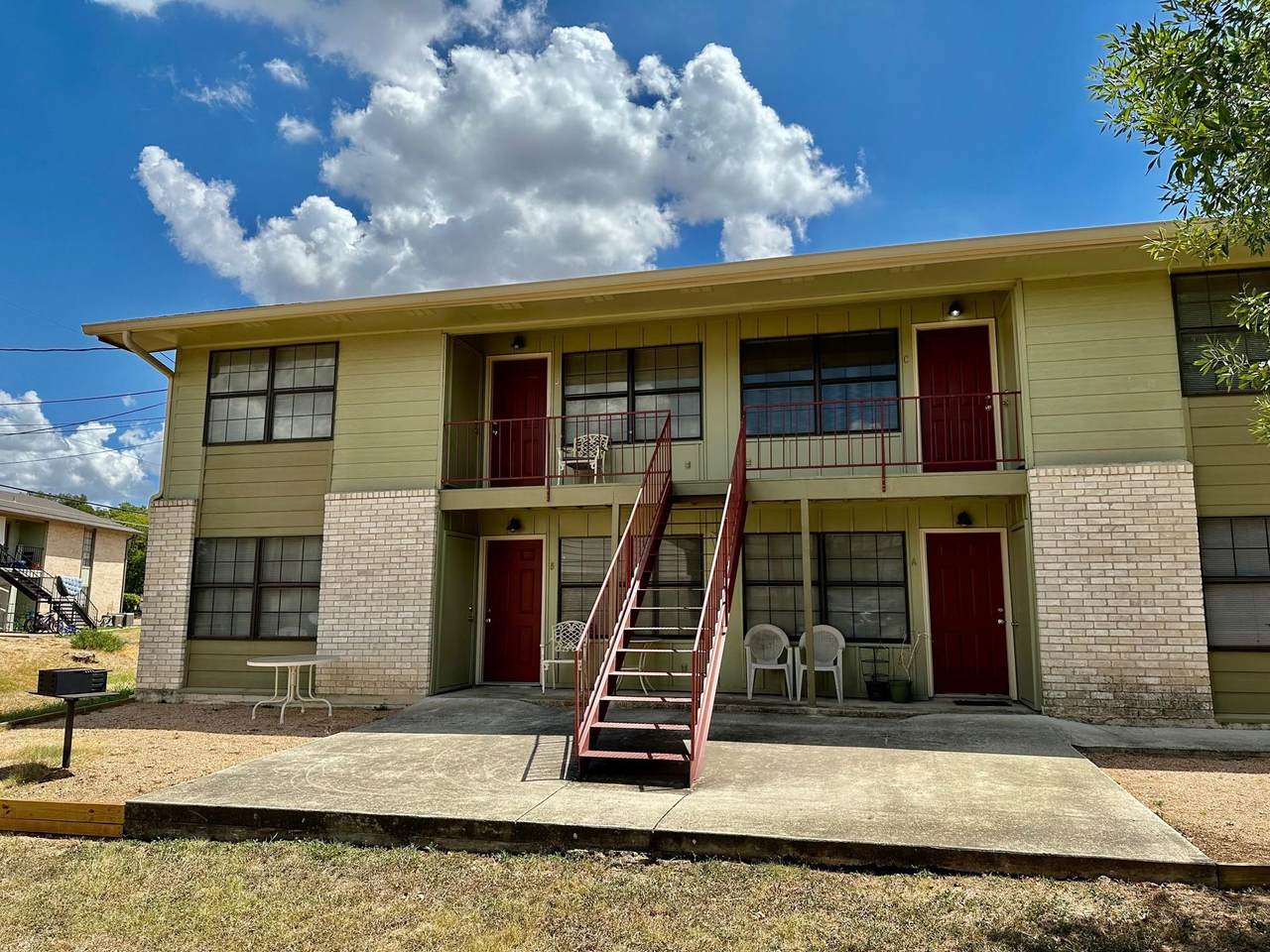 102 Lady Bird Ln - Photo 1