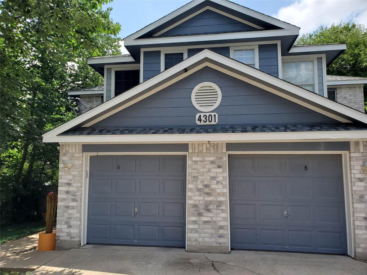 4301 Banister Ln - Photo 1