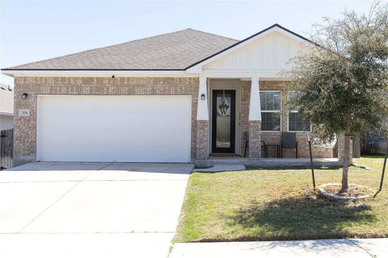 304 Winding Hollow Ln - Photo 1