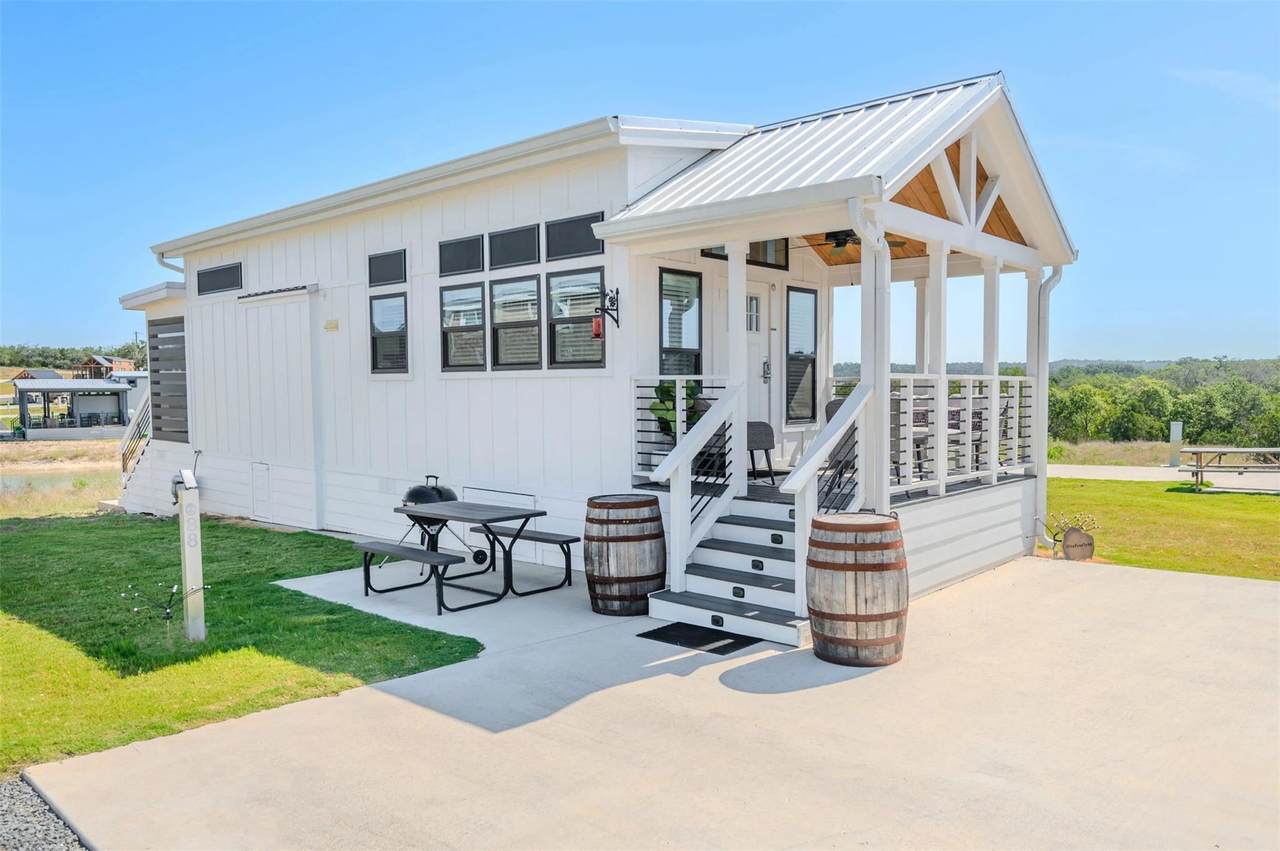 5386 Ranch Road 1376 - Photo 1