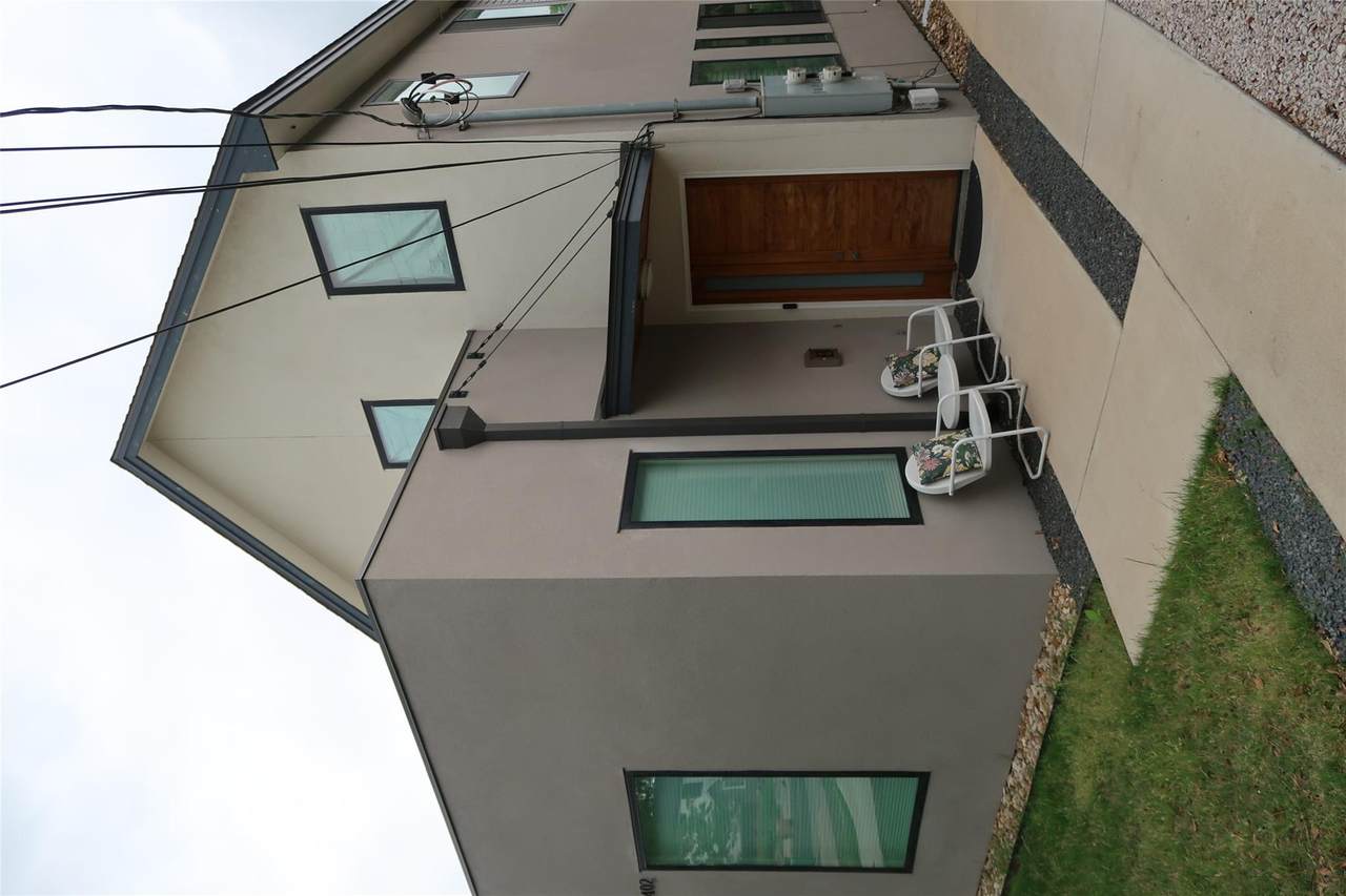 5402 Woodrow Ave - Photo 1