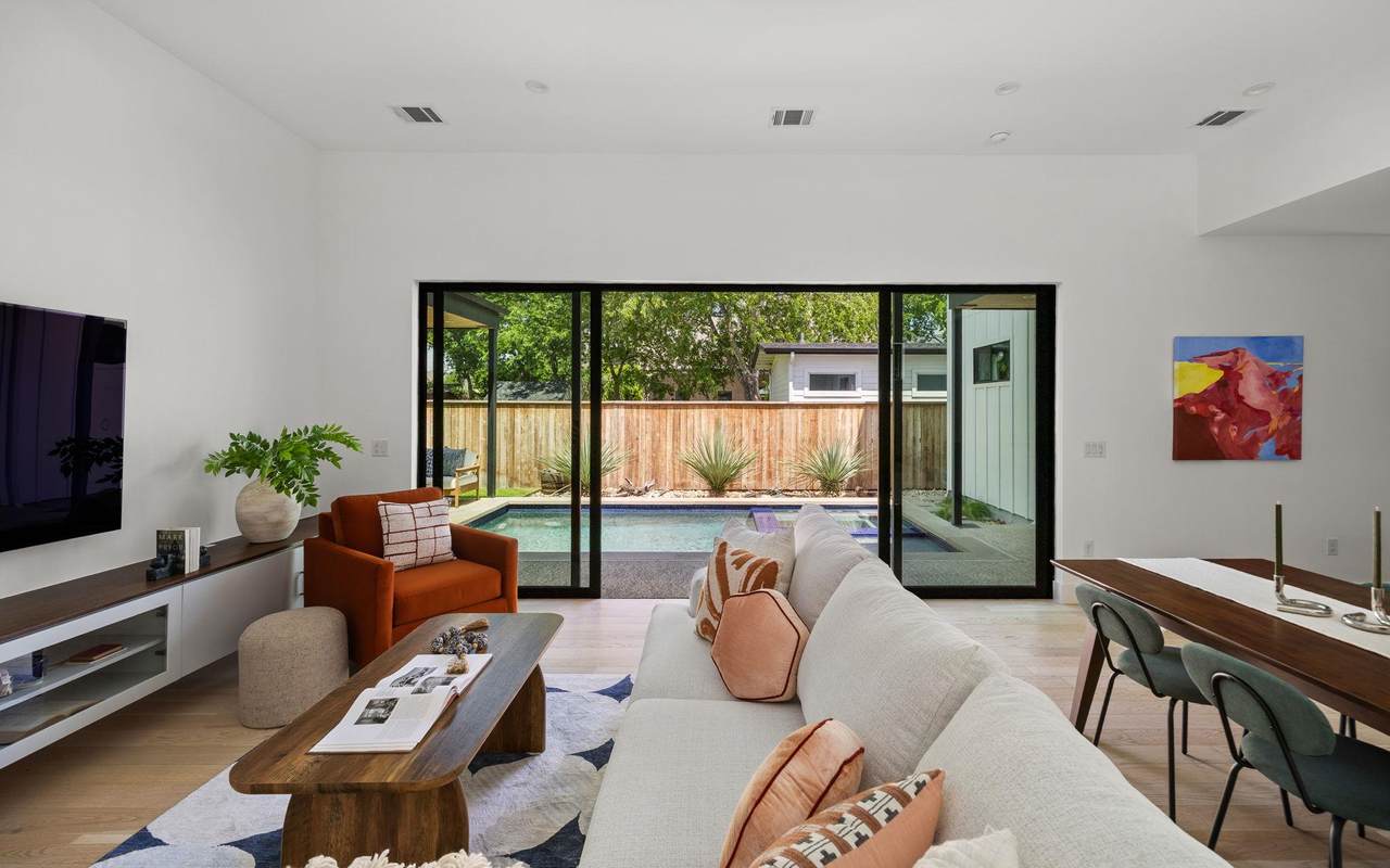 1911 Piedmont Ave - Photo 1
