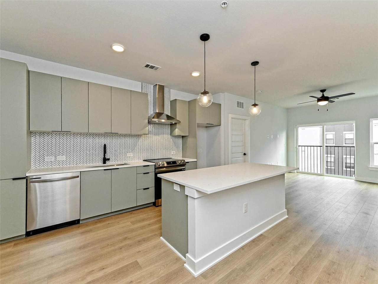 2500 Longview St - Photo 1