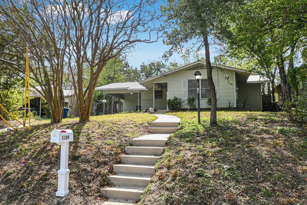 1109 Edgewood Ave - Photo 1