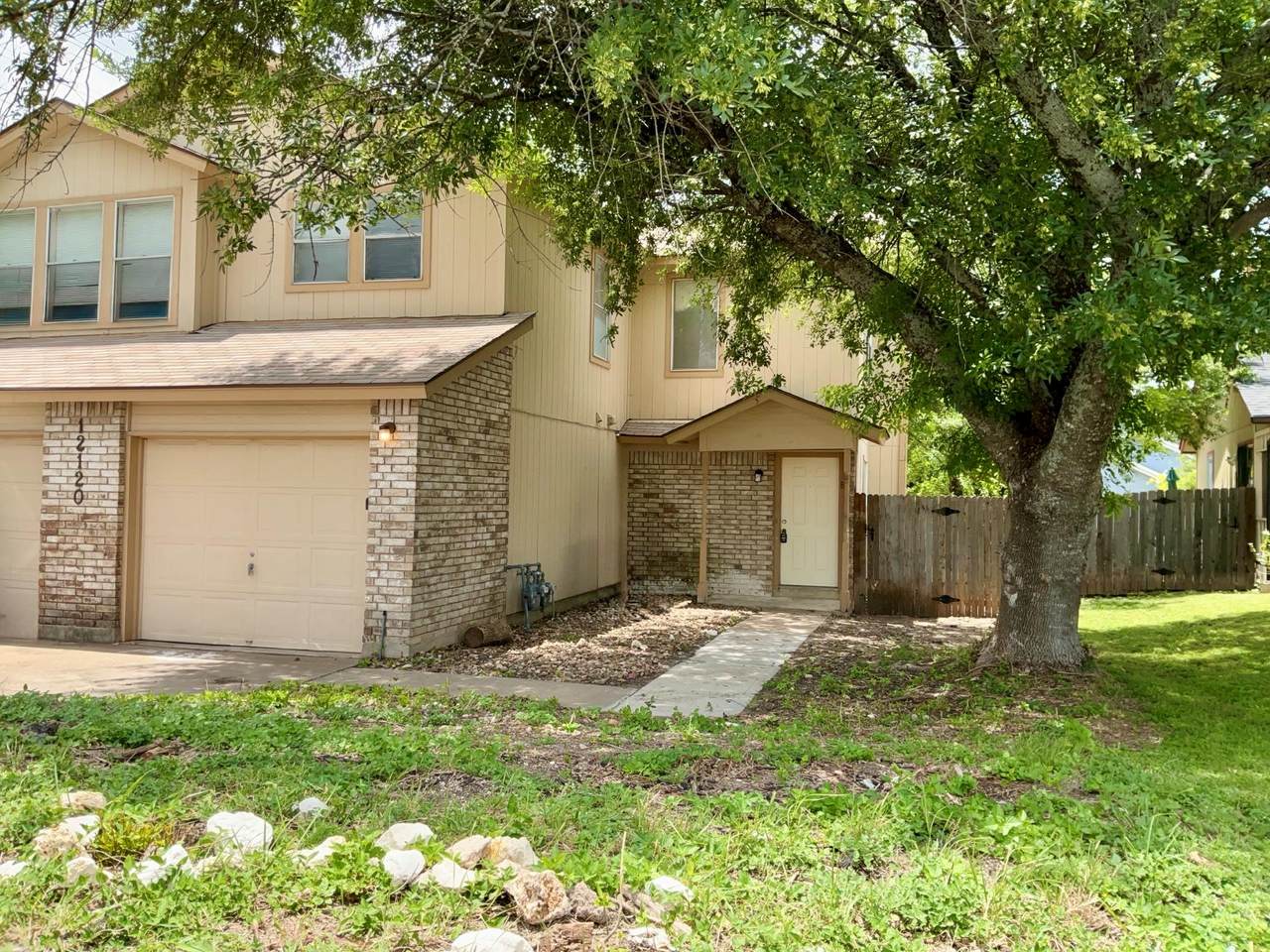 12120 Thompkins Dr - Photo 1