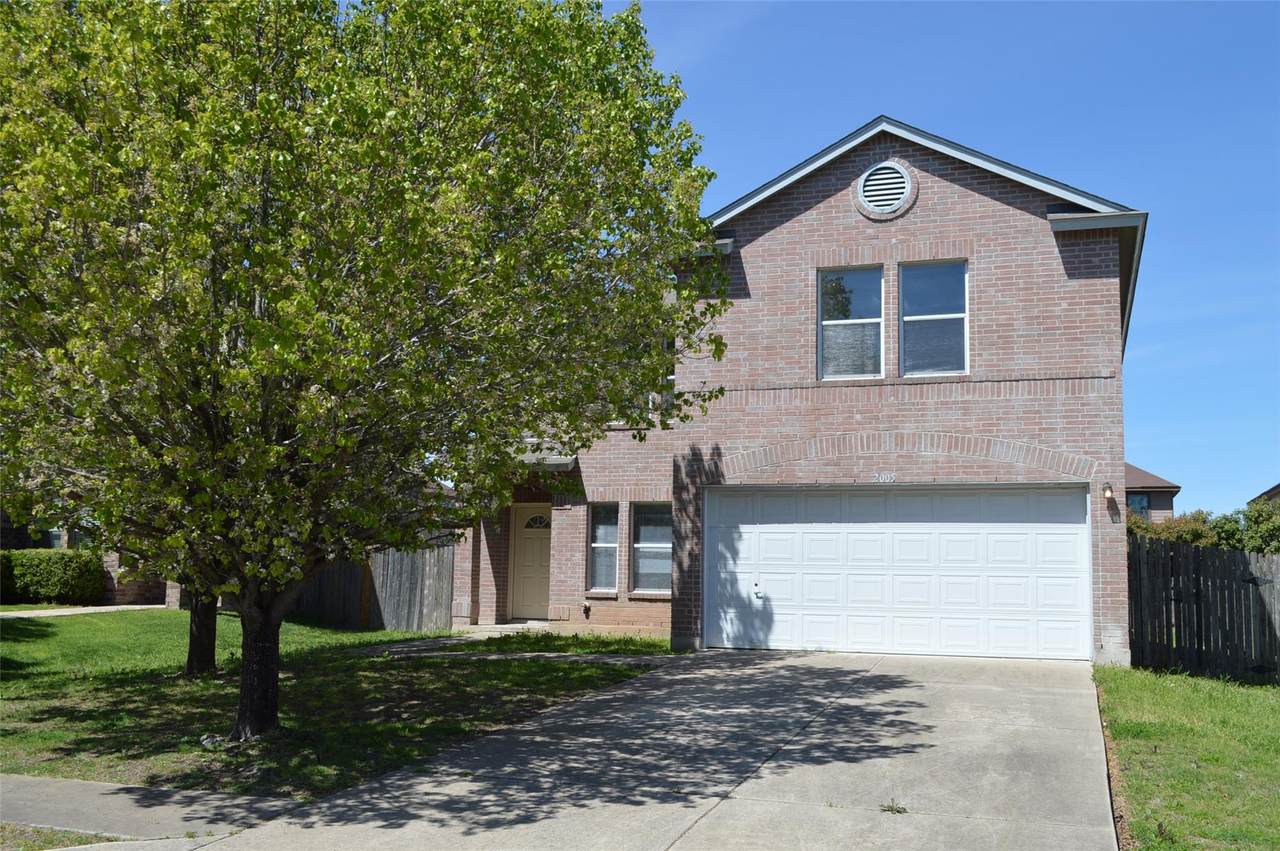 2005 Rim Rock Dr - Photo 1