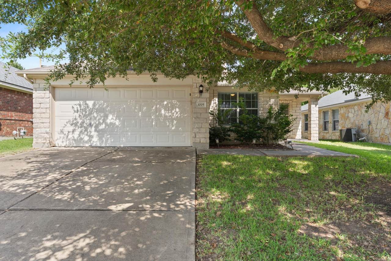 1005 Blackburn Pl - Photo 1