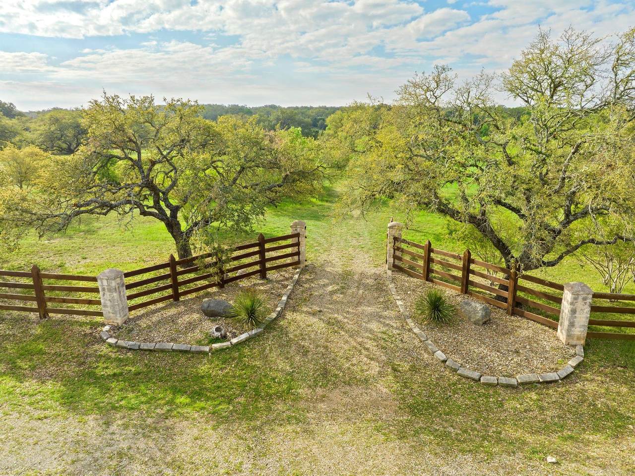 415 Bartlett Dr - Photo 1