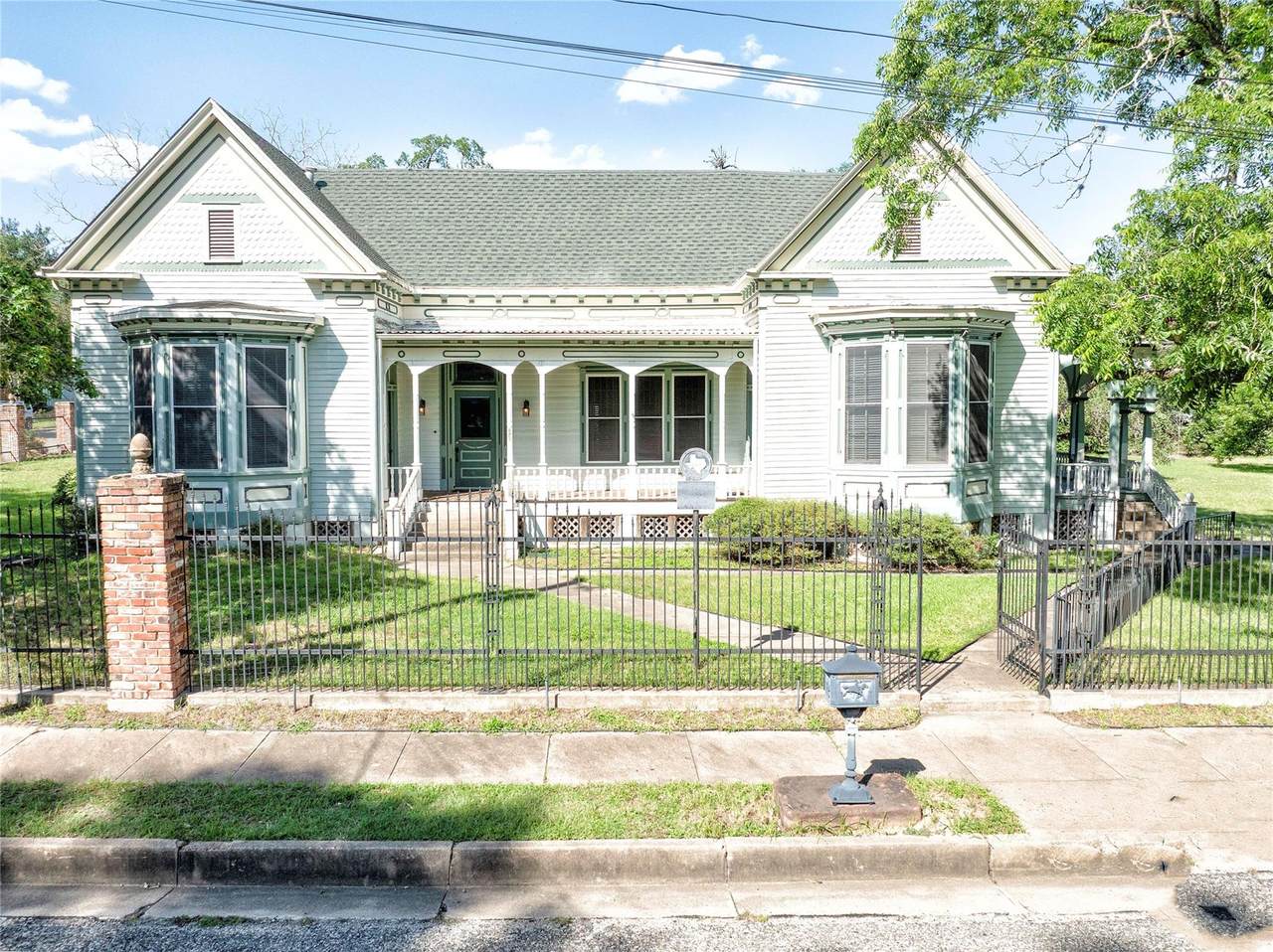 350 Madison St - Photo 1