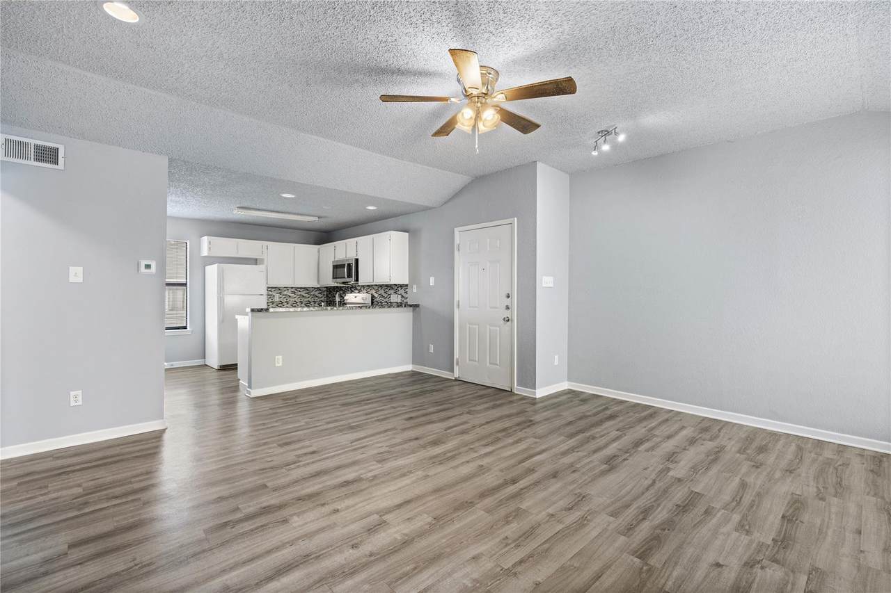 1221 Hopkins St - Photo 1
