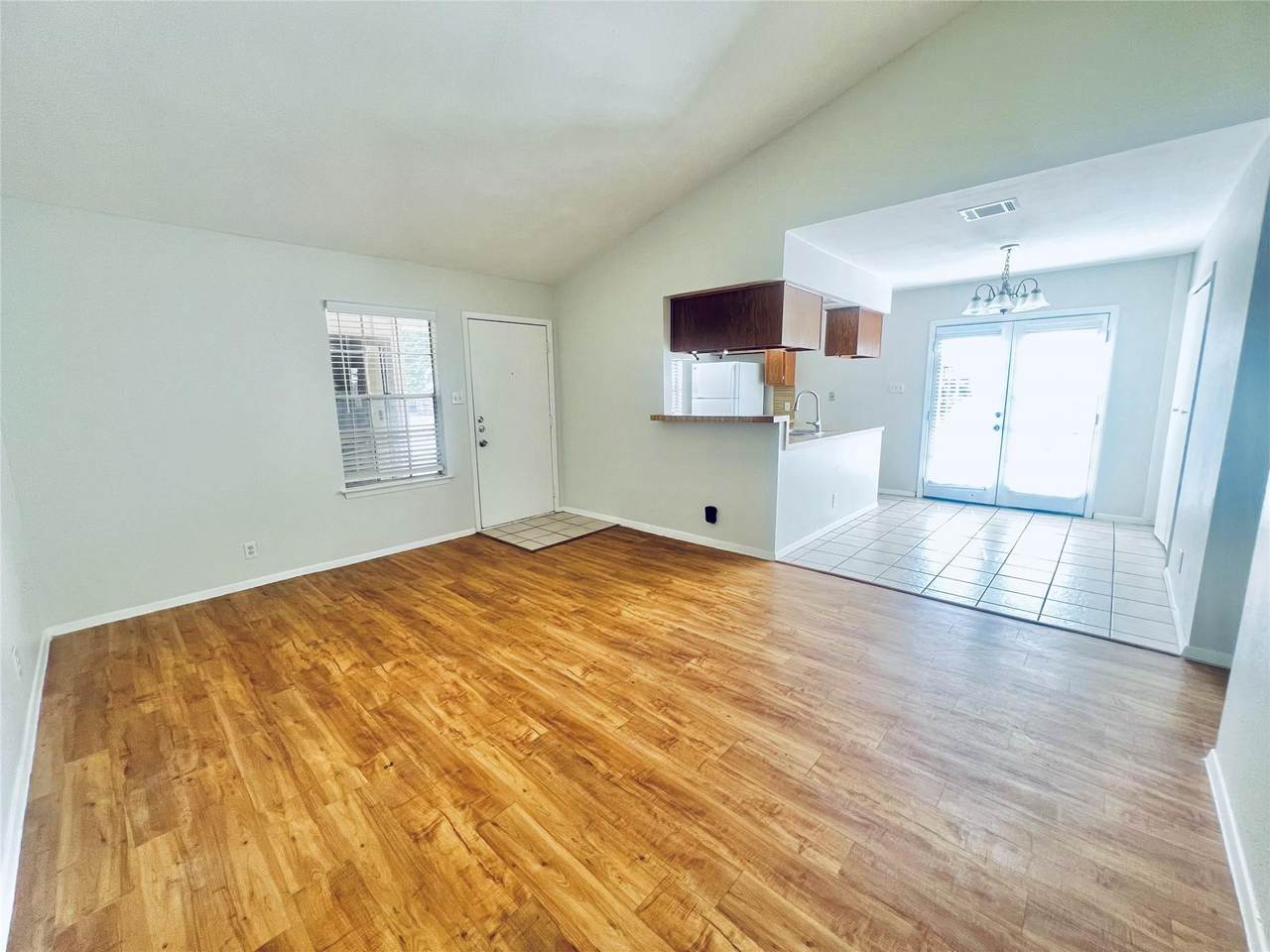 1922 Nicole Cir - Photo 1