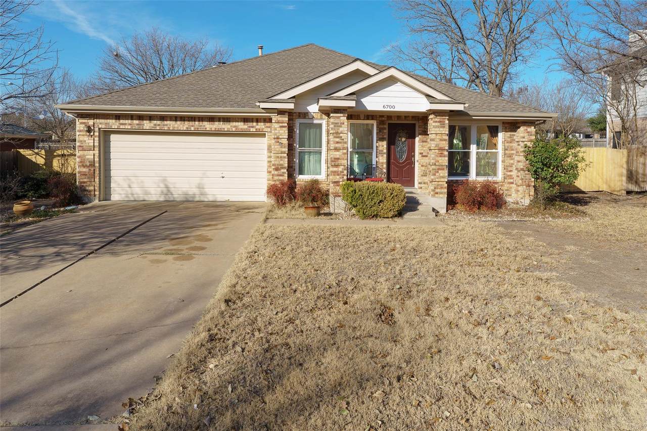 6700 Carisbrooke Ln - Photo 1