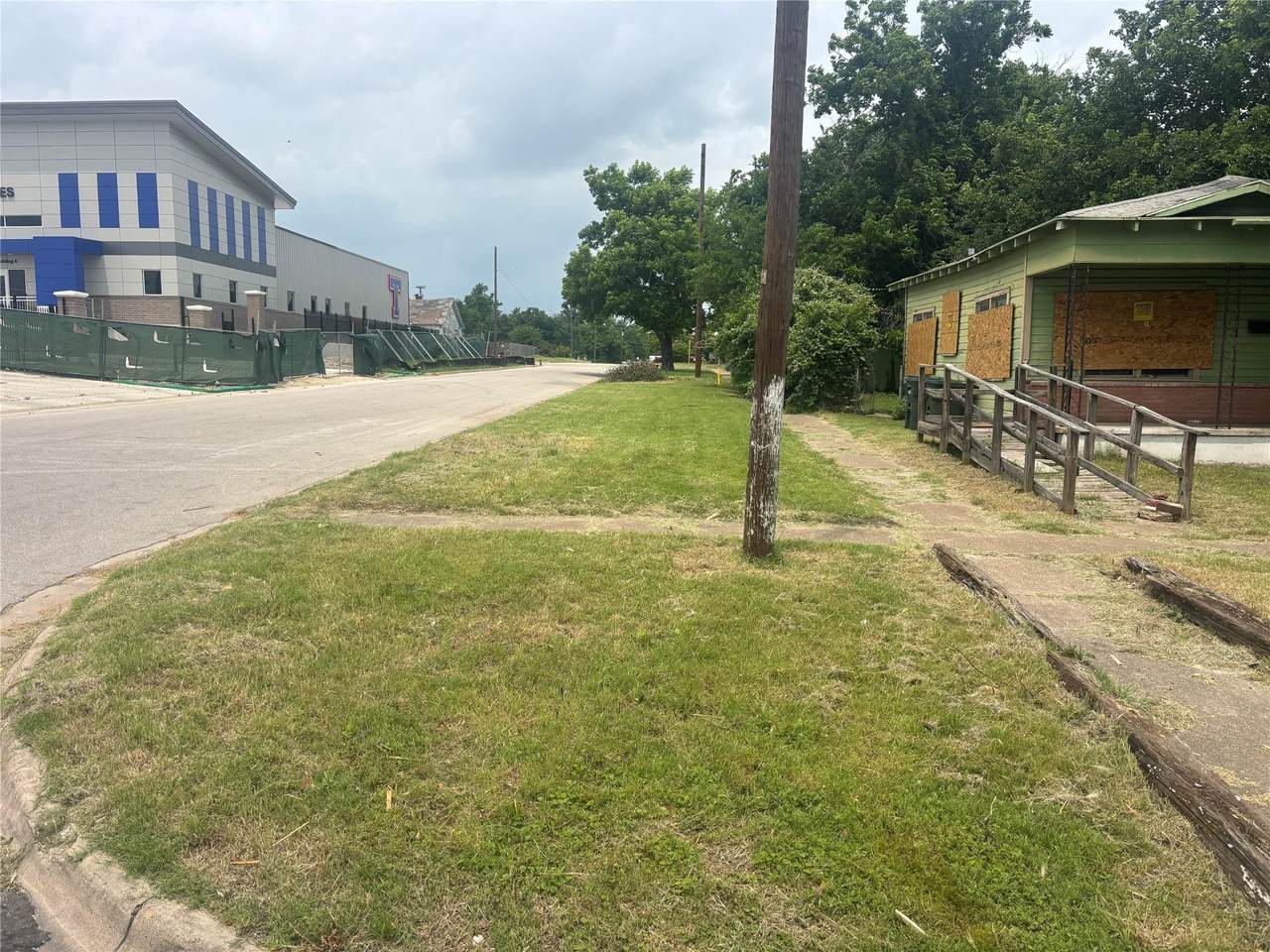 https://bt-photos.global.ssl.fastly.net/austin/1280_boomver_1_9951046-2.jpg