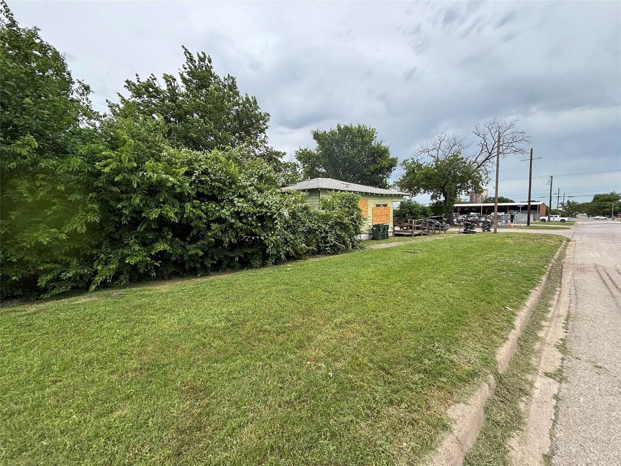 https://bt-photos.global.ssl.fastly.net/austin/1280_boomver_1_9951046-2.jpg