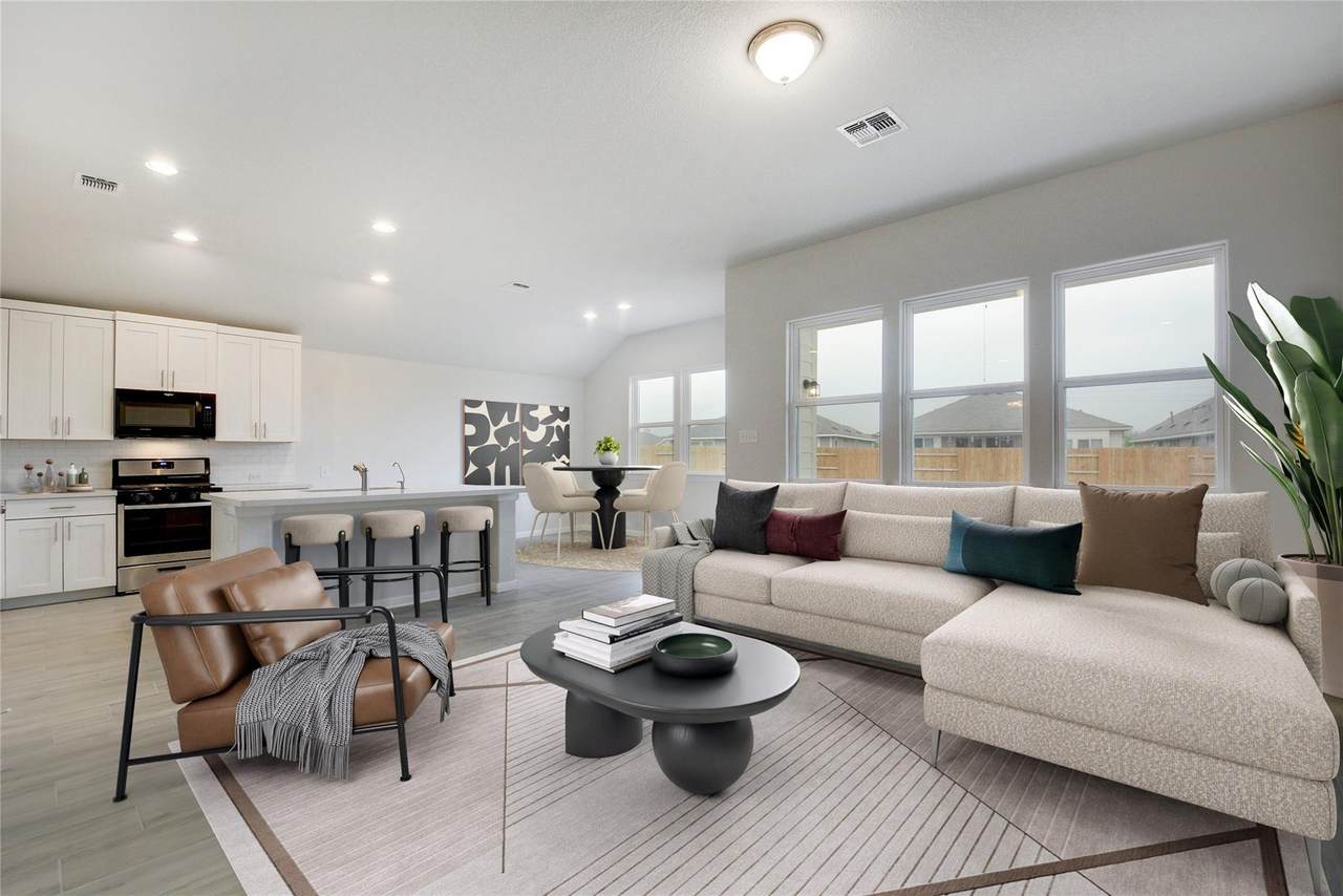 134 Edgewater Trl - Photo 1