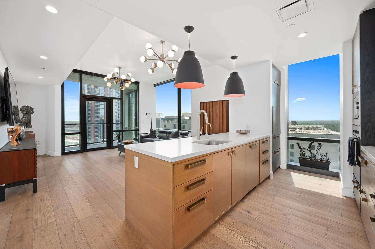 70 Rainey St - Photo 1