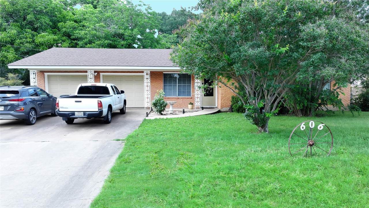 606 Liberty Ave - Photo 1