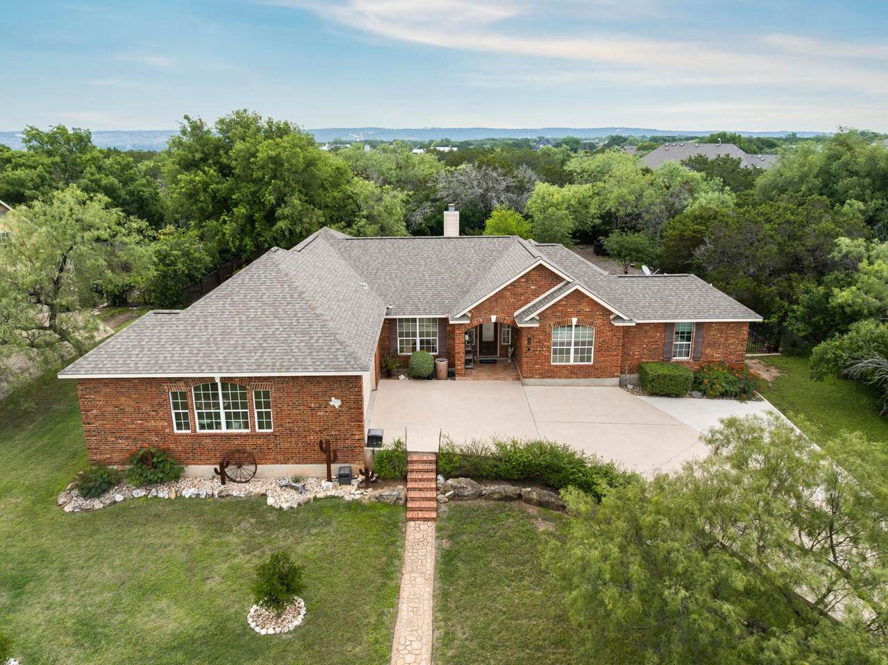 207 Cove Creek Dr - Photo 1