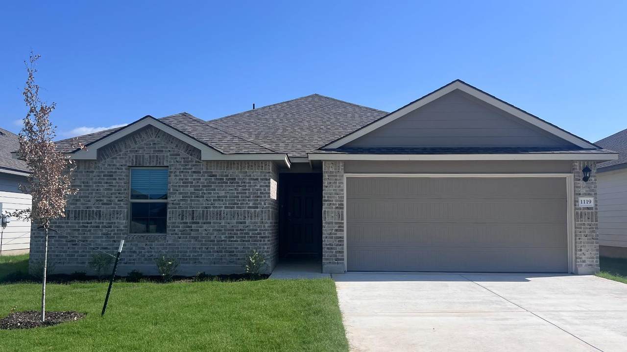 1119 Sarah Dr - Photo 1