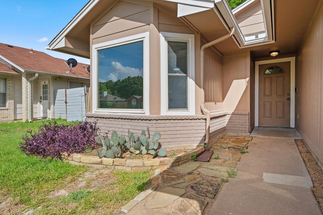 16308 Parkway Dr - Photo 1