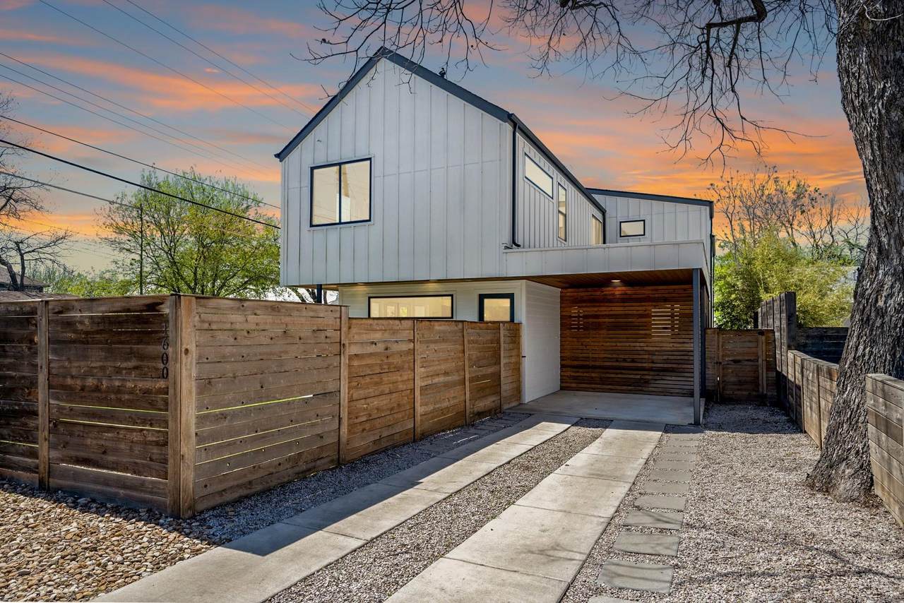 1600 Singleton Ave - Photo 1