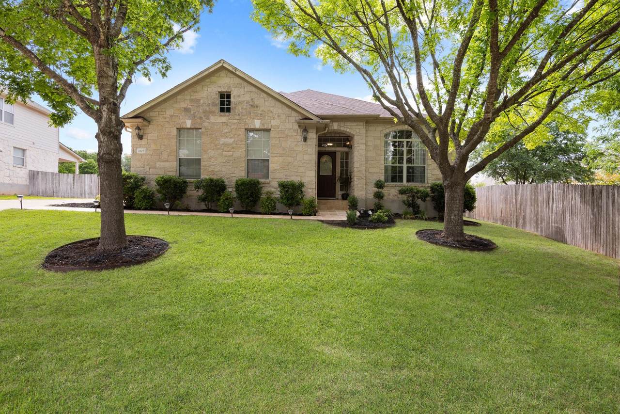 1107 Saint John Ct - Photo 1