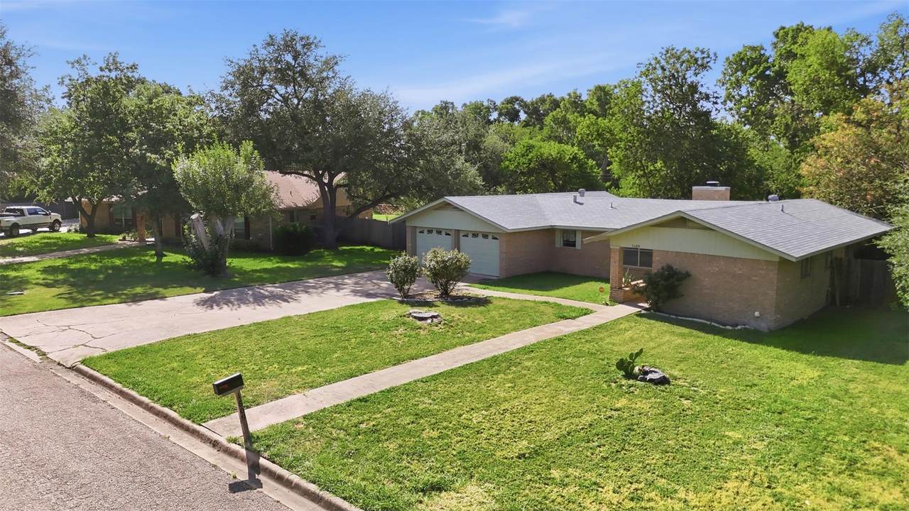 1609 Tammi Ln - Photo 1