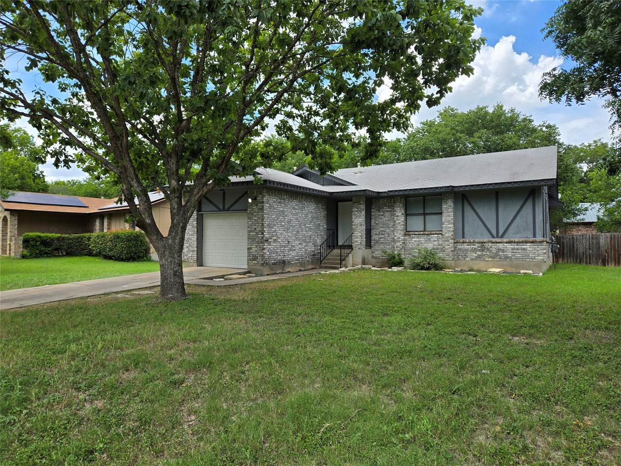 5806 Boulder Crk - Photo 1