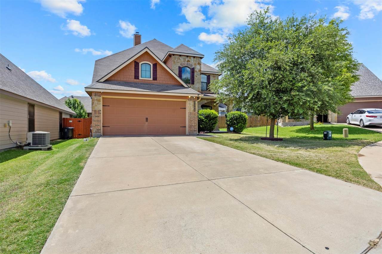 3306 Castleton Dr - Photo 1