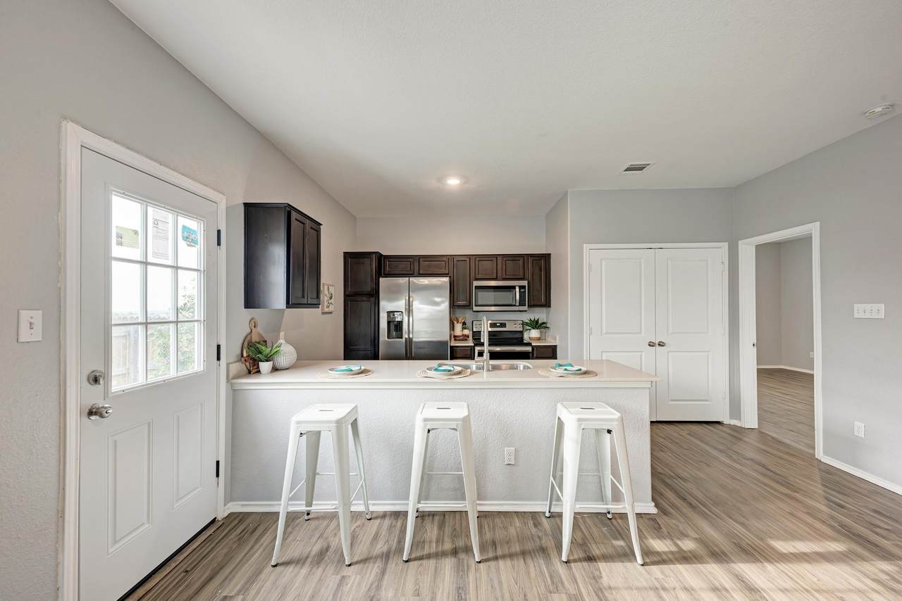 129 Vulcan Dr - Photo 1